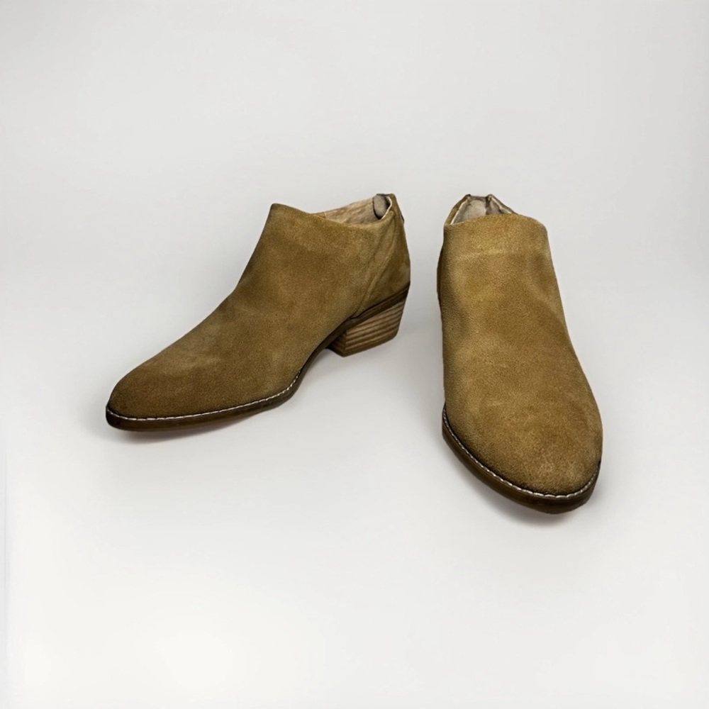 Lucky Brand Women's Vennia Suede Block Heel Ankle Booties, Beige/Tan, Size 7.5